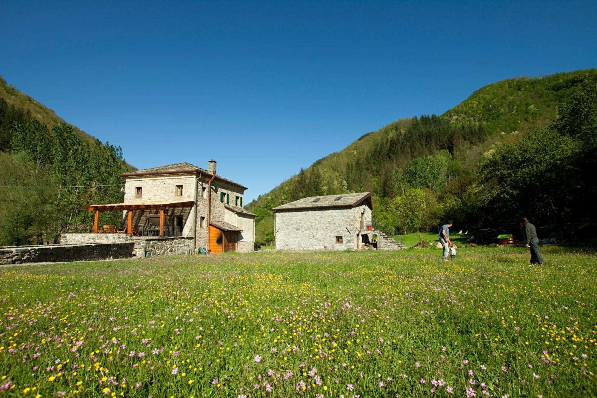 Mulino Marghen - Restored Watermill - Accomodation And Retreat Center Zeri Exterior foto