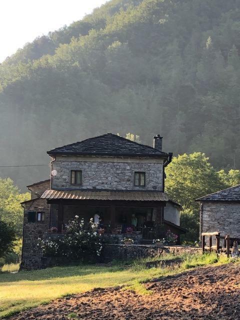 Mulino Marghen - Restored Watermill - Accomodation And Retreat Center Zeri Exterior foto